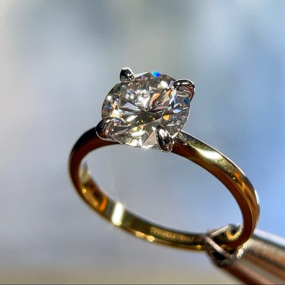 2ct Round Moissanite Solitaire Ring 14k Gold Engagement Ring D VVS1 - Picture 3 of 11